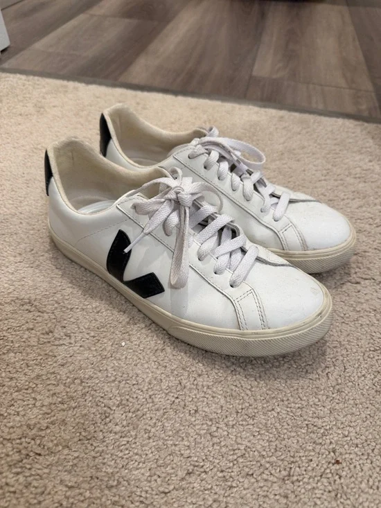 Veja Sneakers in White/Black - Picture 1 of 6